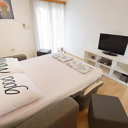 Blue Sea Apartment *